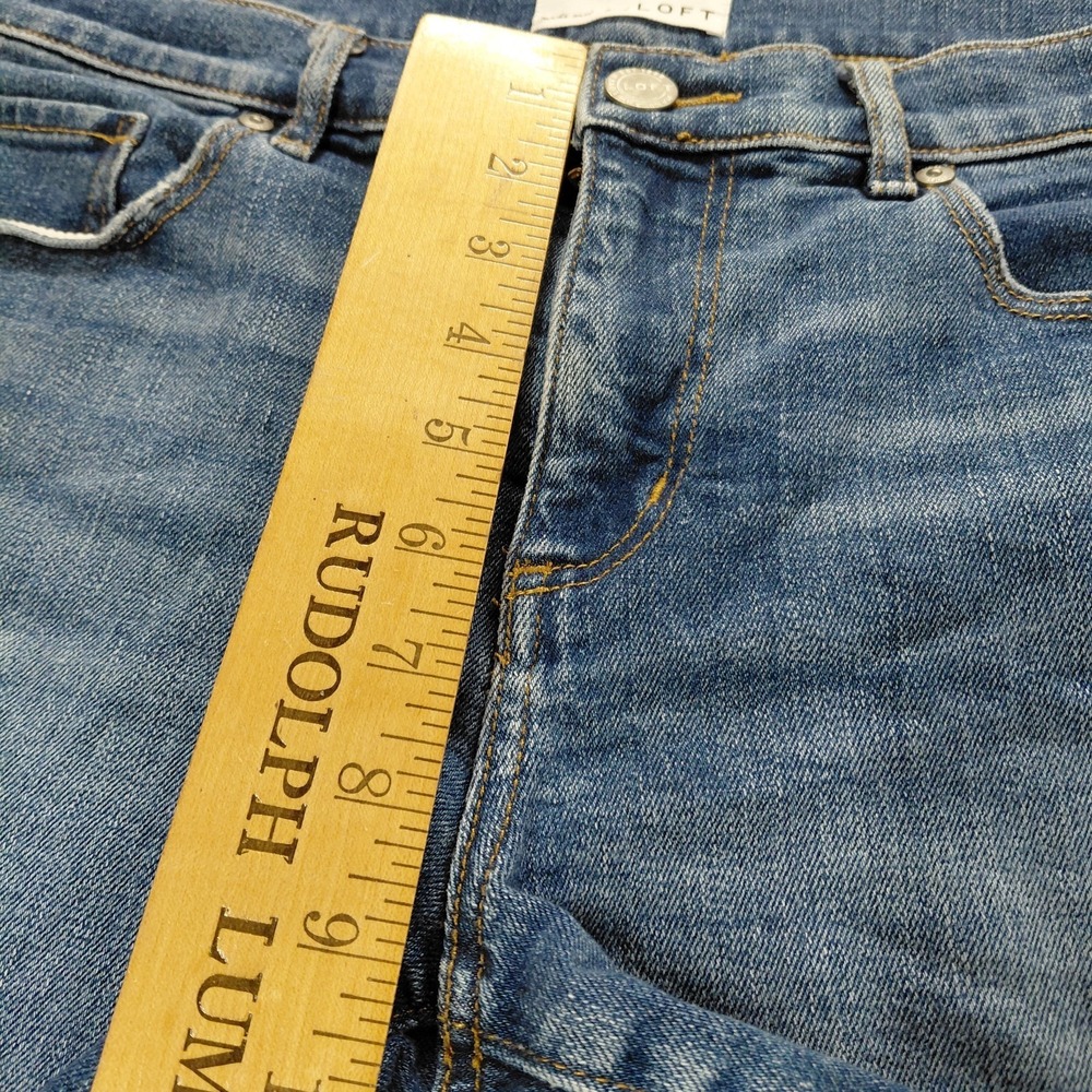 Loft Straight Raw Hem Denim Shorts Women's Size 14 Blue 33" Waist 5.5" Inseam - Picture 6 of 8